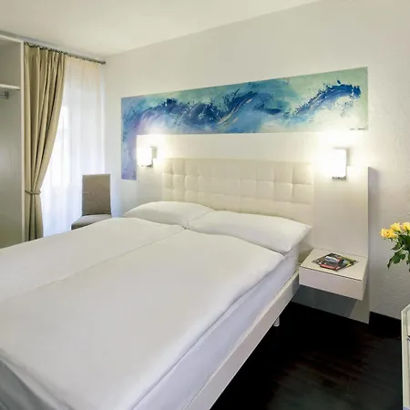 America Hotel 3*
